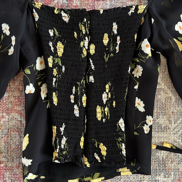 Reformation Grove top in black piazza size 4 - Picture 6 of 6